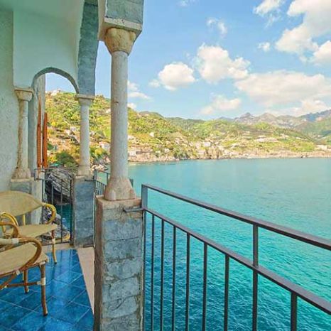 rooms rent close to Positano
